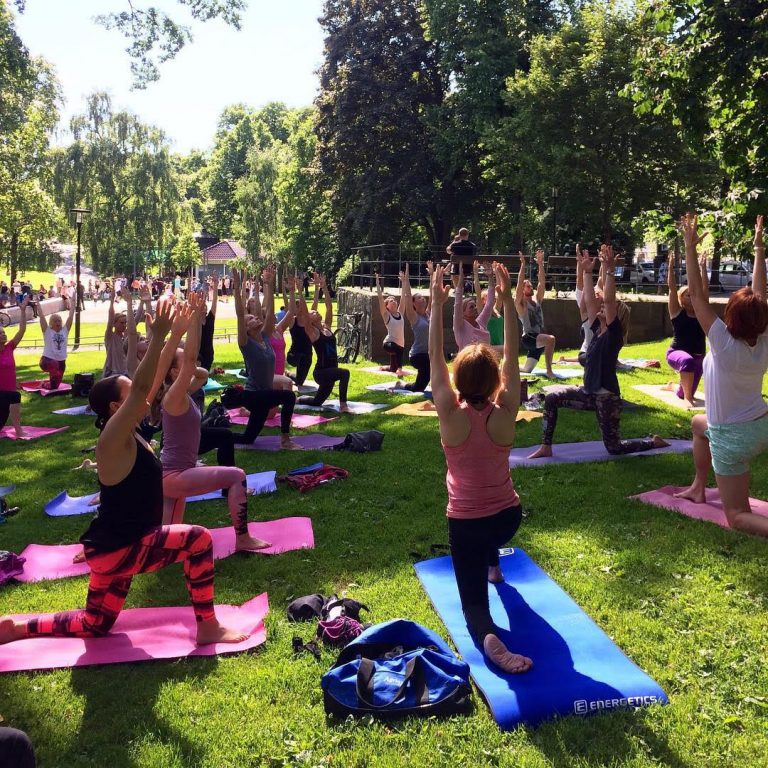 Yoga i Parken Stockholm